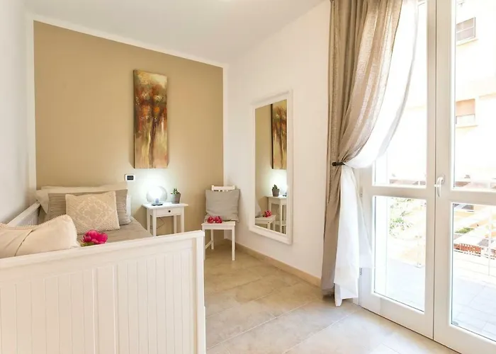 Sardinia Re - Fanny's House アパート *